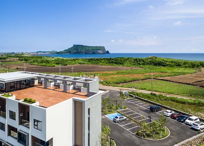 Thira Hotel